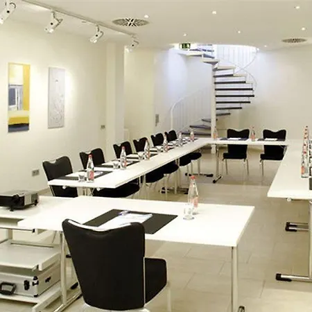 Spark By Hilton Stuttgart Hotel 3*