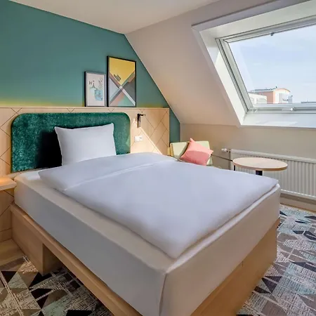 Spark By Hilton Stuttgart מלון סינדלפינגן