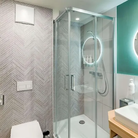 מלון Spark By Hilton Stuttgart 4*