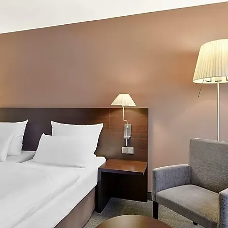 Spark By Hilton Stuttgart מלון