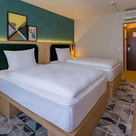 Spark By Hilton Stuttgart מלון