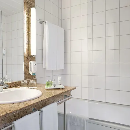 Spark By Hilton Stuttgart מלון